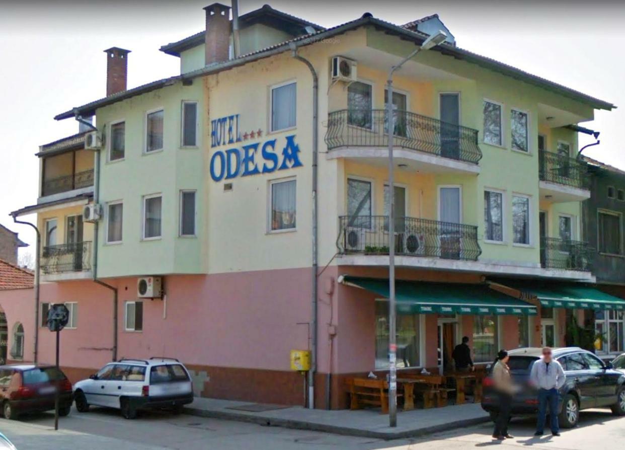 Семеен хотел Одеса Севлиево Екстериор снимка